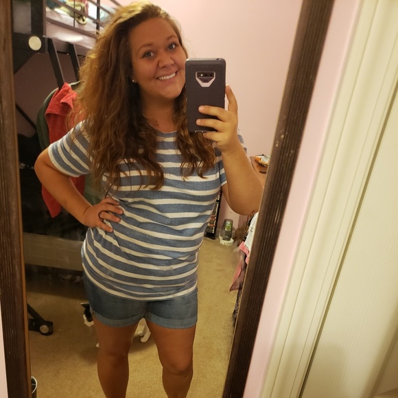 Meet your Posher, Carly - Picture 1 of 1